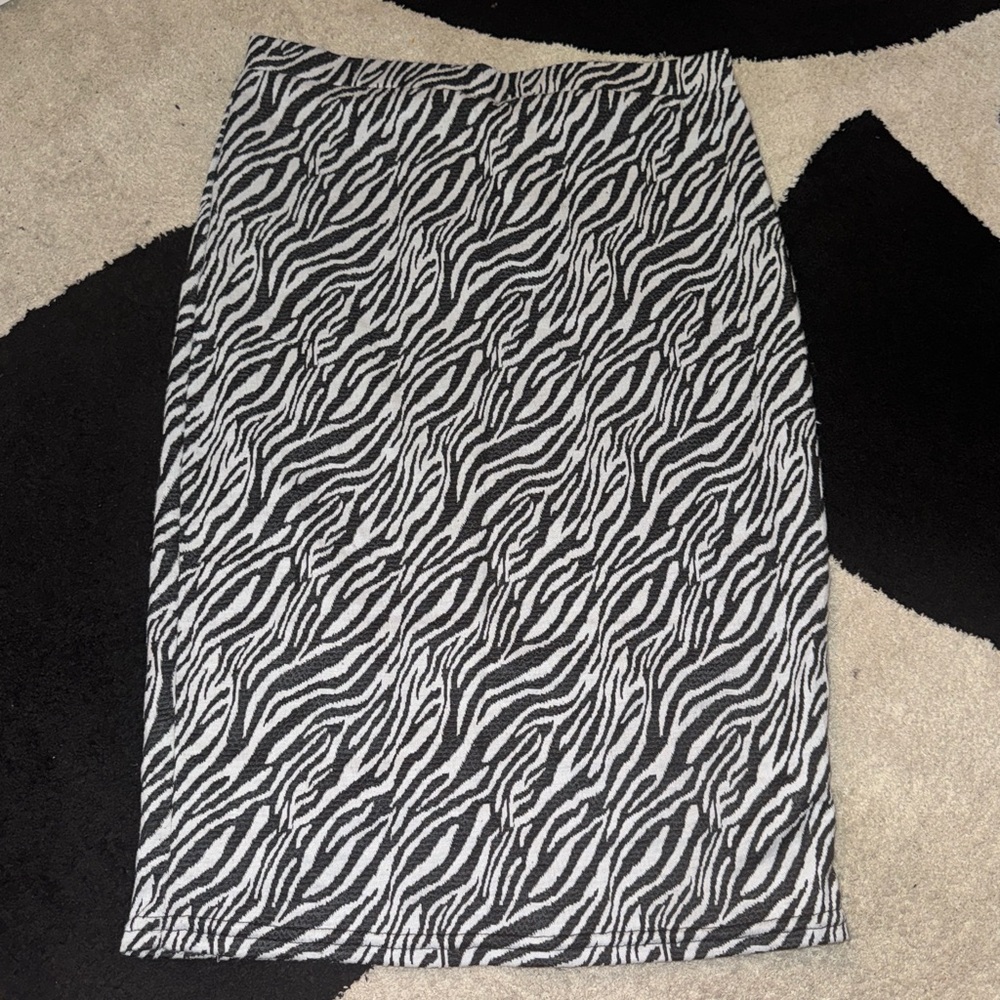 Chic Zebra Print Pencil Skirt